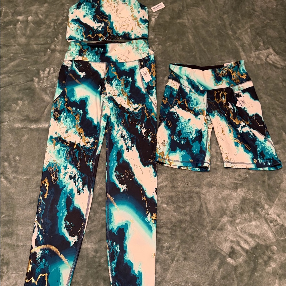 Old Navy Blue and White Activewear women’s 3 piece active set NWTS L & M